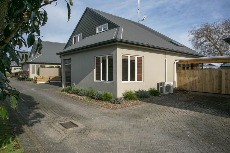 Photo of property in 29a Clare Street, Cambridge, 3434