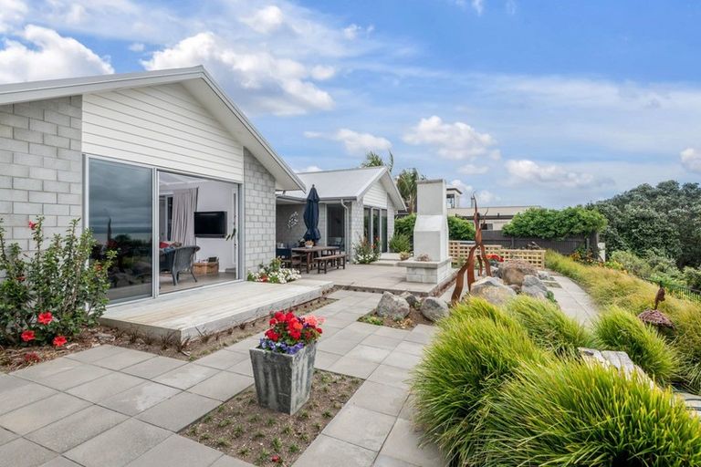 Photo of property in 43 Torkar Road, Clarks Beach, 2122