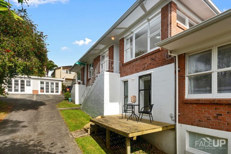 Photo of property in 2/6 Corunna Road, Milford, Auckland, 0620