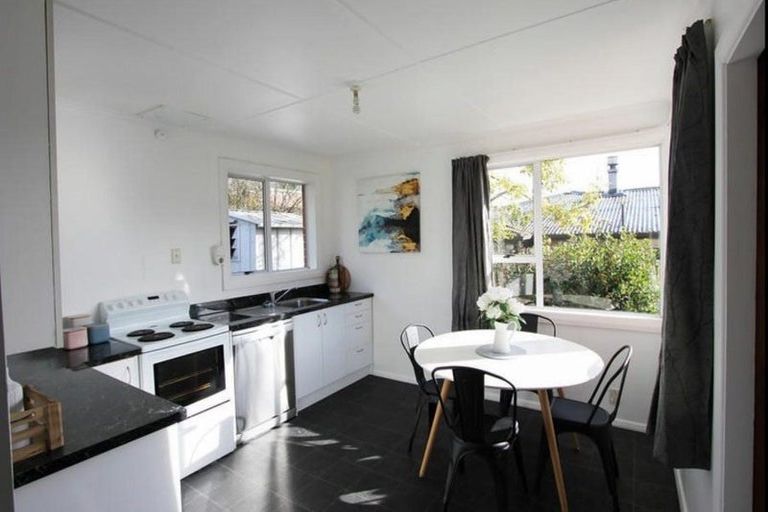 Photo of property in 23 Elwyn Crescent, Green Island, Dunedin, 9018