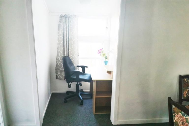 Photo of property in 39b Forrest Hill Road, Milford, Auckland, 0620