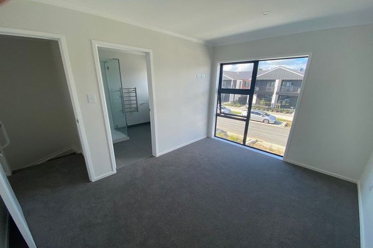 Photo of property in 44 Manarini Road, Westgate, Auckland, 0614