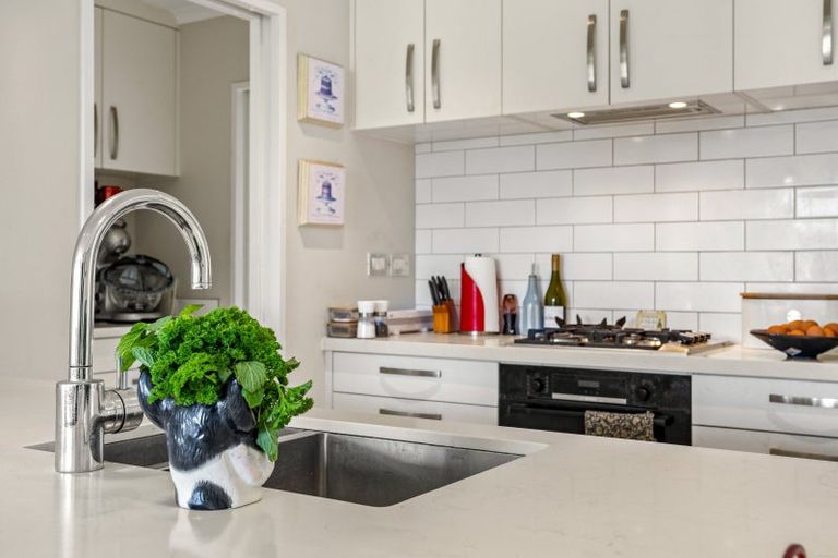 Photo of property in 7 Lockyer Road, Kumeu, 0810