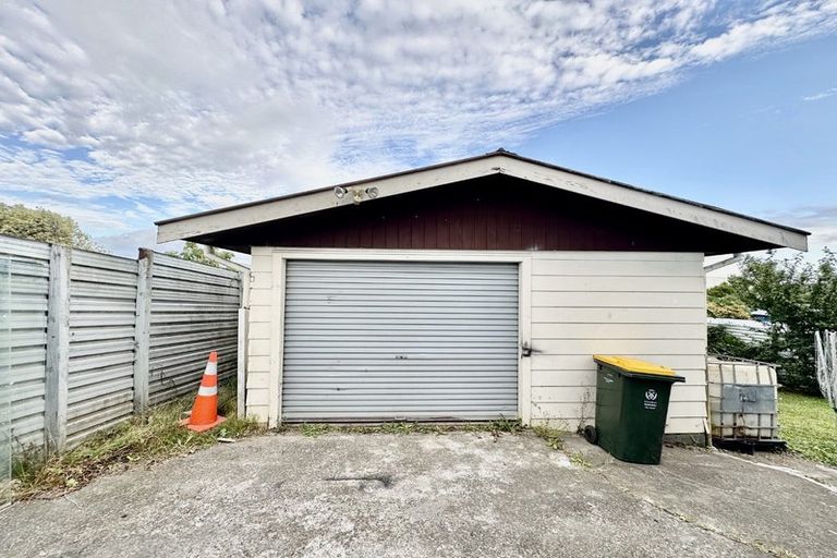 Photo of property in 57 Hyperion Drive, Randwick Park, Auckland, 2105