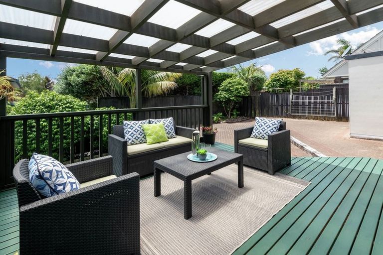 Photo of property in 2/5 Cornelian Crescent, Half Moon Bay, Auckland, 2012