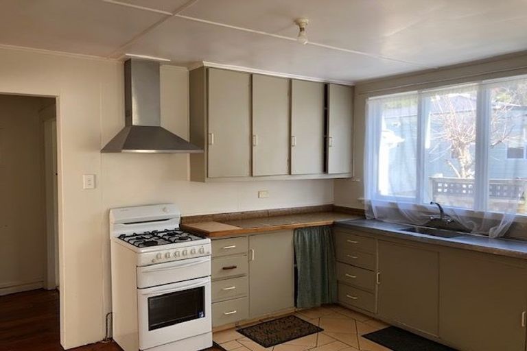 Photo of property in 1/28 Ribble Street, Island Bay, Wellington, 6023