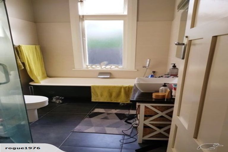 Photo of property in 28 Malvern Road, Morningside, Auckland, 1022