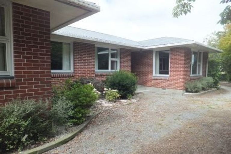 Photo of property in 16 Mclellan Place, Ilam, Christchurch, 8041