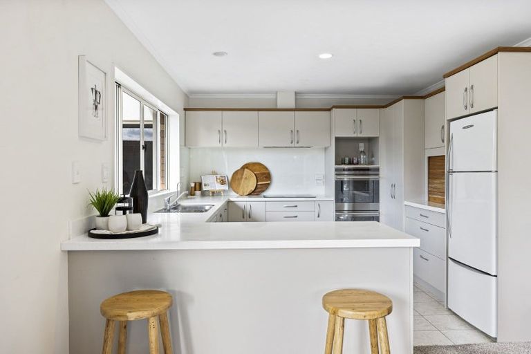 Photo of property in 17d Kinross Drive, Merrilands, New Plymouth, 4312