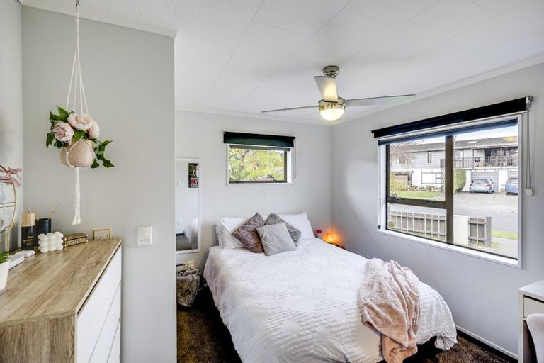 Photo of property in 4 Hetley Crescent, Taradale, Napier, 4112