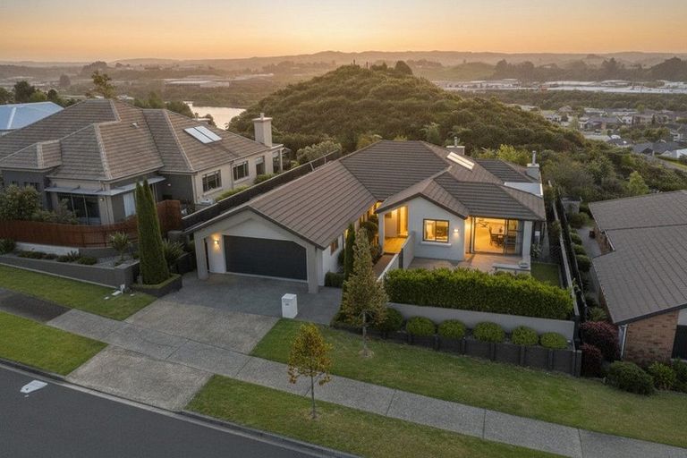 Photo of property in 24 Rexford Heights, Pyes Pa, Tauranga, 3112