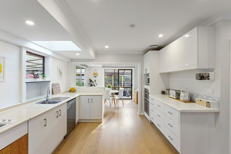 Photo of property in 25 Hillcrest Road, Raumati South, Paraparaumu, 5032