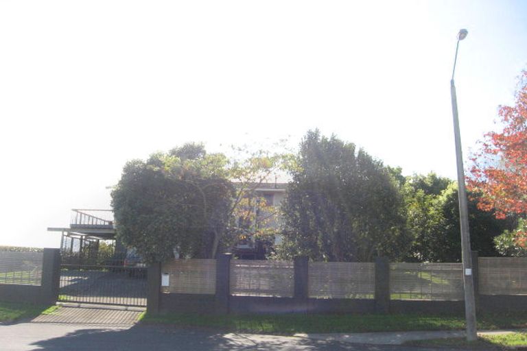 Photo of property in 13 Oliver Twist Avenue, Mellons Bay, Auckland, 2014