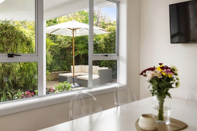 Photo of property in 61 Palmerston Road, Birkenhead, Auckland, 0626