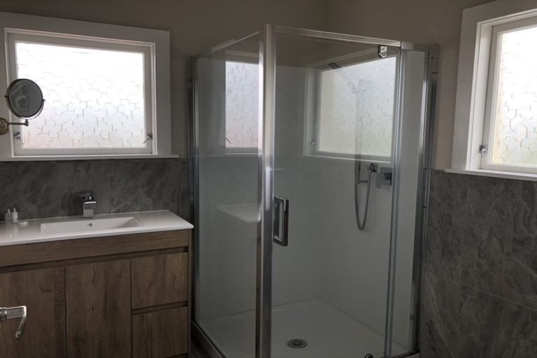 Photo of property in 24 Deseret Road, Temple View, Hamilton, 3218