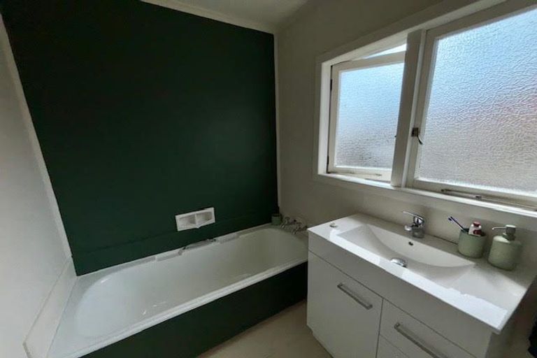 Photo of property in 22 Laurie Avenue, Papakura, 2110