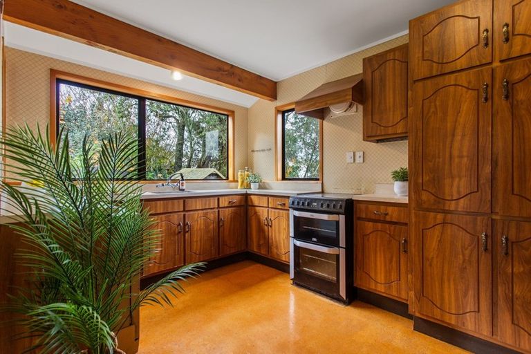 Photo of property in 1/406 East Coast Road, Sunnynook, Auckland, 0630