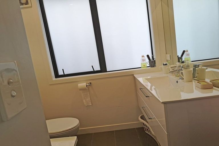 Photo of property in 3/50 Ocean View Road, Northcote, Auckland, 0627