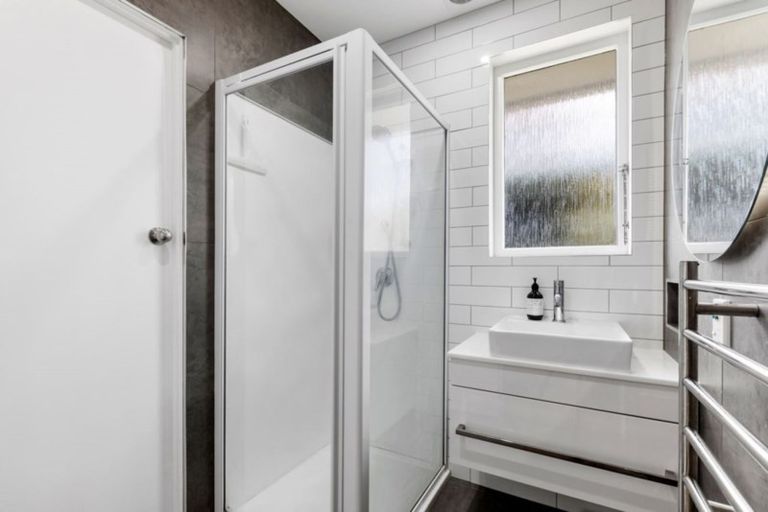 Photo of property in 1/25 Fairclough Road, Beach Haven, Auckland, 0626