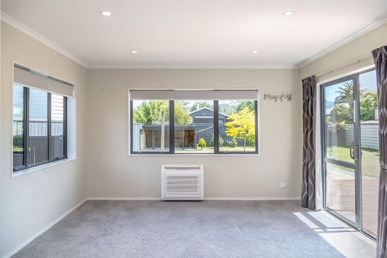 Photo of property in 12 Taylor Street, Carterton, 5713