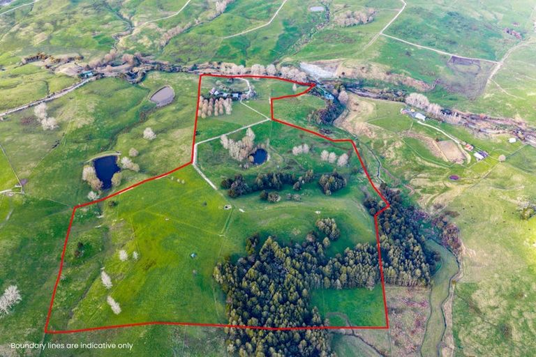 Photo of property in 272 Huarau Road, Whakapirau, Maungaturoto, 0583