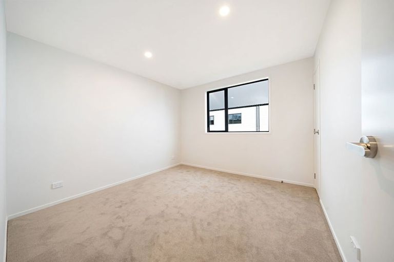 Photo of property in 15 Clay Works Lane, New Lynn, 0600