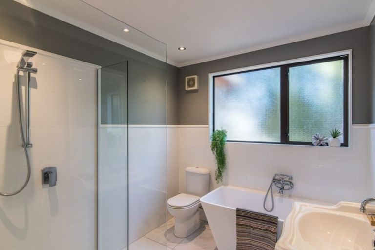 Photo of property in 24 Sunshine Avenue, Paraparaumu, 5032