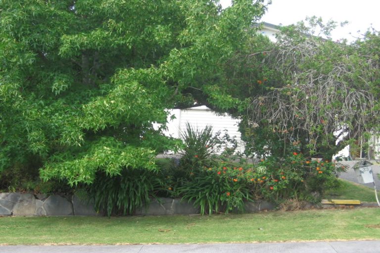 Photo of property in 33 Mcbreen Avenue, Northcote, Auckland, 0627