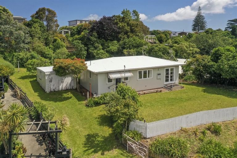 Photo of property in 21 Renown Road, Raumati South, Paraparaumu, 5032