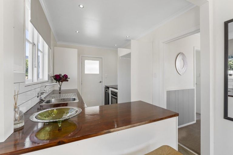 Photo of property in 10 Robert Mckeen Street, Otaki Beach, Otaki, 5512