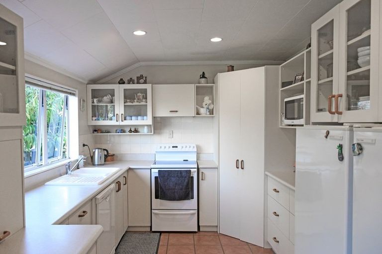 Photo of property in 60 Lucknow Road, Havelock North, 4130