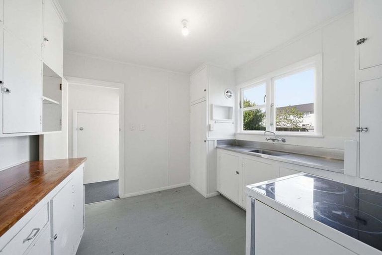 Photo of property in 50-52 Cameron Crescent, Masterton, 5810
