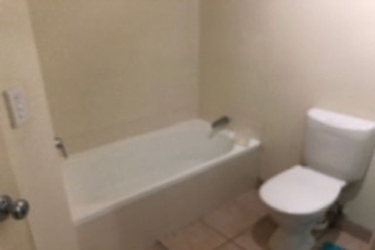 Photo of property in 43a Forrest Hill Road, Milford, Auckland, 0620