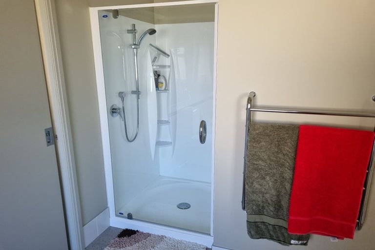 Photo of property in 35 Barbados Way, One Tree Point, 0118