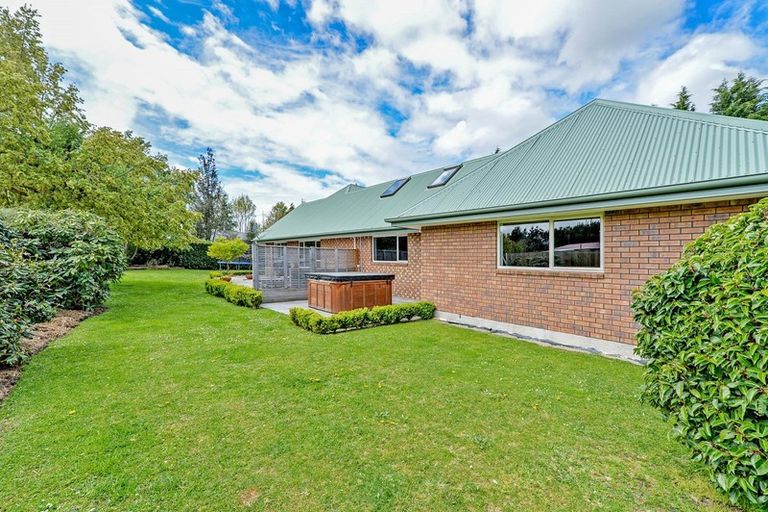 Photo of property in 16/18 Queen Street, Coalgate, 7673