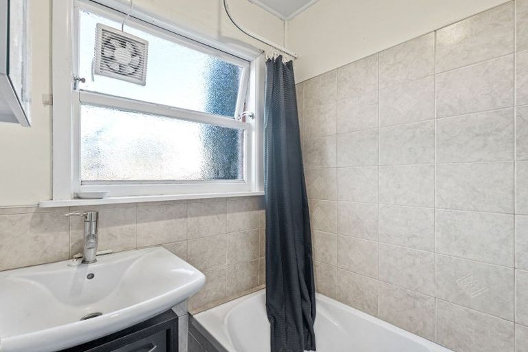 Photo of property in 2/19 Newbridge Place, Ilam, Christchurch, 8041