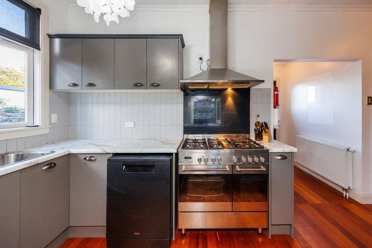Photo of property in 70 Heretaunga Street, Palmerston North, 4414