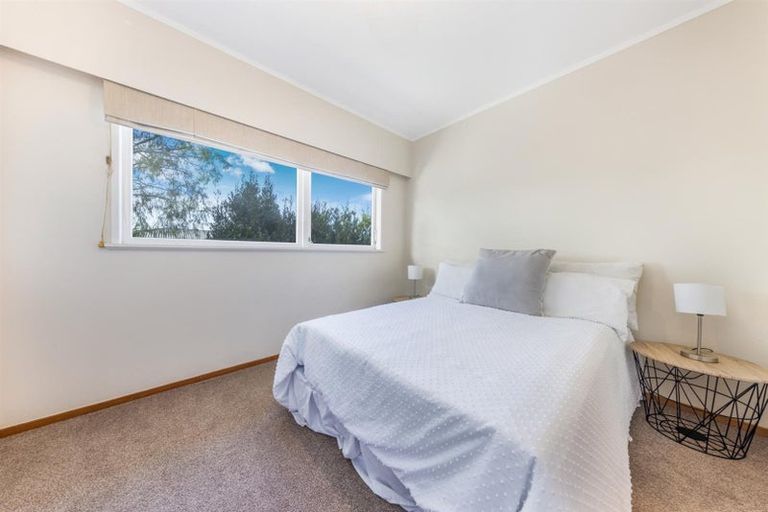 Photo of property in 9 Ellesmere Crescent, Pakuranga Heights, Auckland, 2010