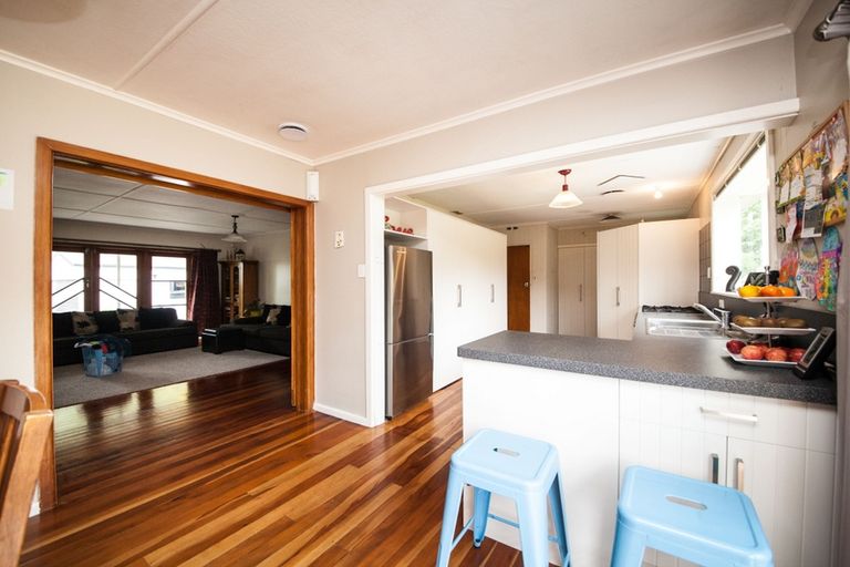 Photo of property in 577 Featherston Street, Roslyn, Palmerston North, 4414