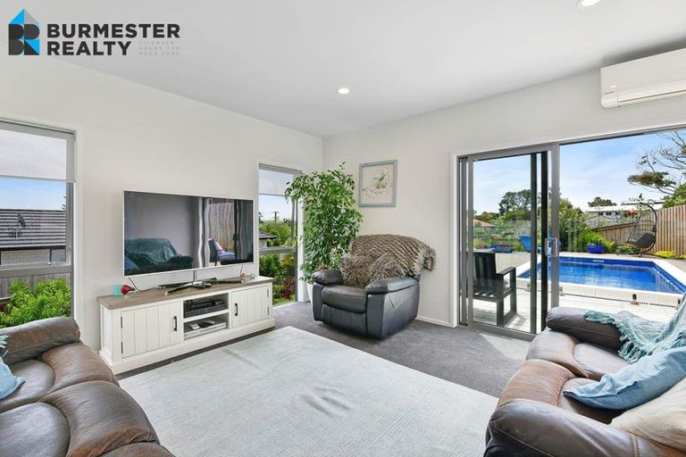 Photo of property in 10 St Julia Court, Helensville, 0800