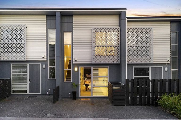 Photo of property in 22 Rangihina Road, Hobsonville, Auckland, 0616