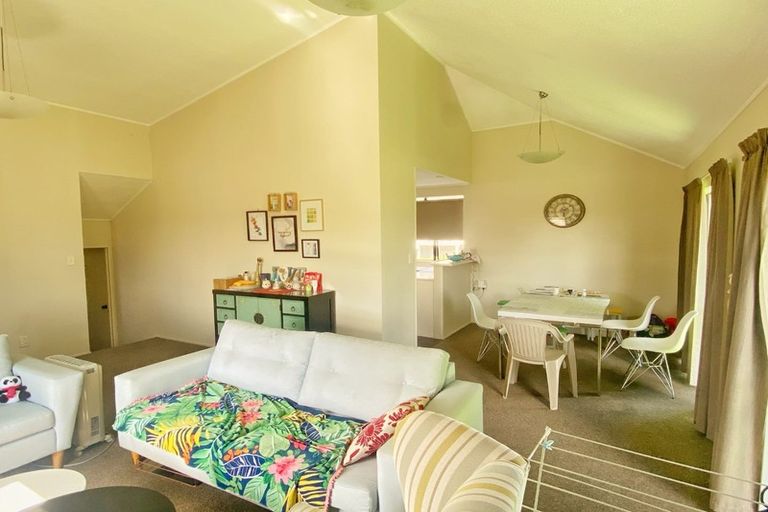 Photo of property in 2/717 East Coast Road, Browns Bay, Auckland, 0630