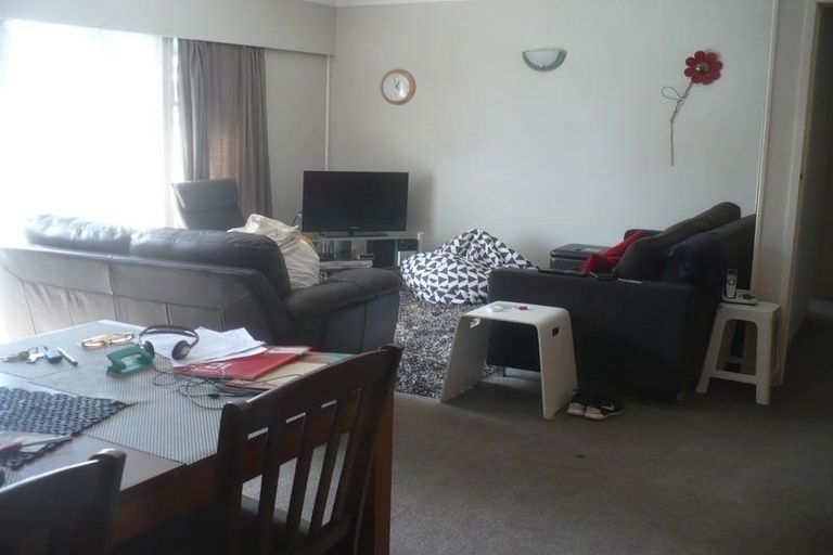 Photo of property in 2/1b Divich Avenue, Te Atatu South, Auckland, 0610