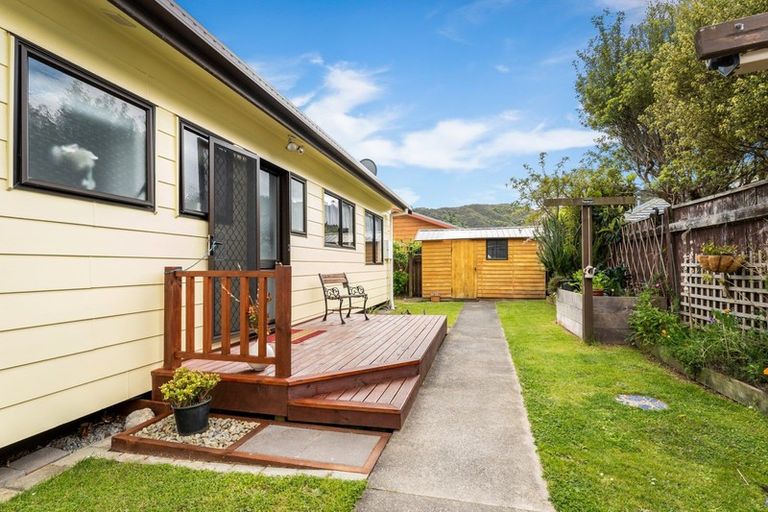 Photo of property in 5a Glenbrook Grove, Naenae, Lower Hutt, 5011
