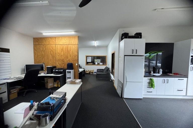 Photo of property in 379 Broadway, Stratford, 4332