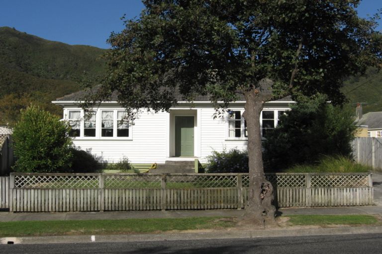 Photo of property in 11 Newcombe Street, Naenae, Lower Hutt, 5011