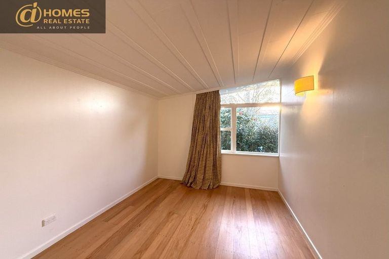 Photo of property in 14 Riverview Road, New Lynn, Auckland, 0600