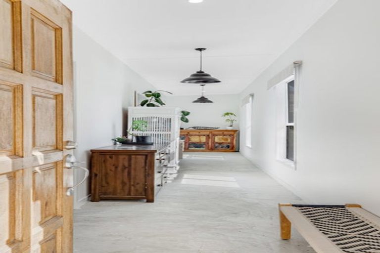 Photo of property in 56 Somerville Road, Shelly Park, Auckland, 2014