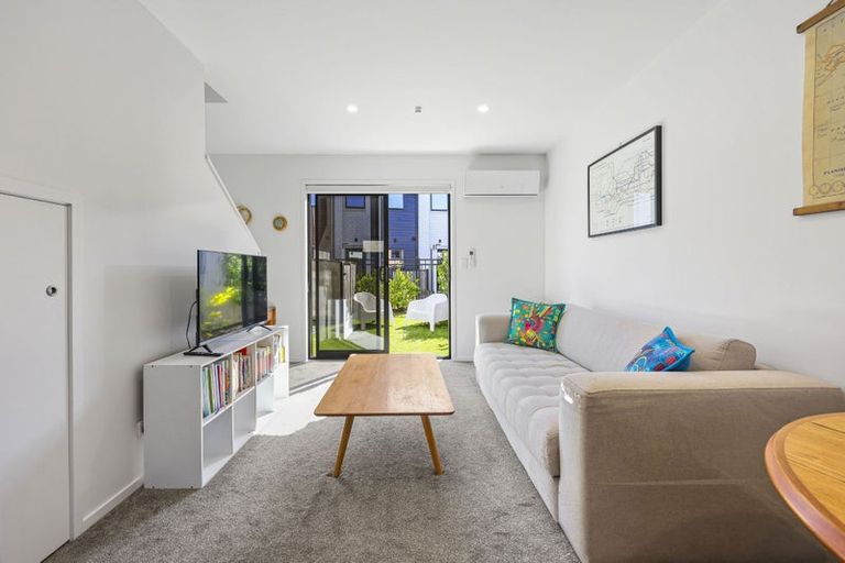 Photo of property in 4/170 Don Buck Road, Massey, Auckland, 0614