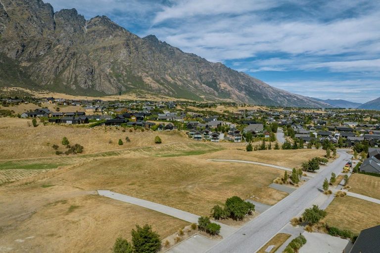 Photo of property in 14 Cunninghams Drive, Jacks Point, Queenstown, 9371